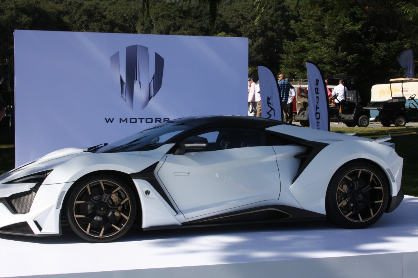 The Fenyr SuperSport is the latest HyperCar to be launched by W Motors, a limited edition with a production run of only 100 cars in addition to 10 “Fenyr SuperSport Launch Editions”. The Fenyr runs a 3.8 twin-turbo flat six, producing 800 hp and 980 Nm of torque, with a claimed 0-100 km/h time of just 2.8 seconds and top speed of 400 km/h