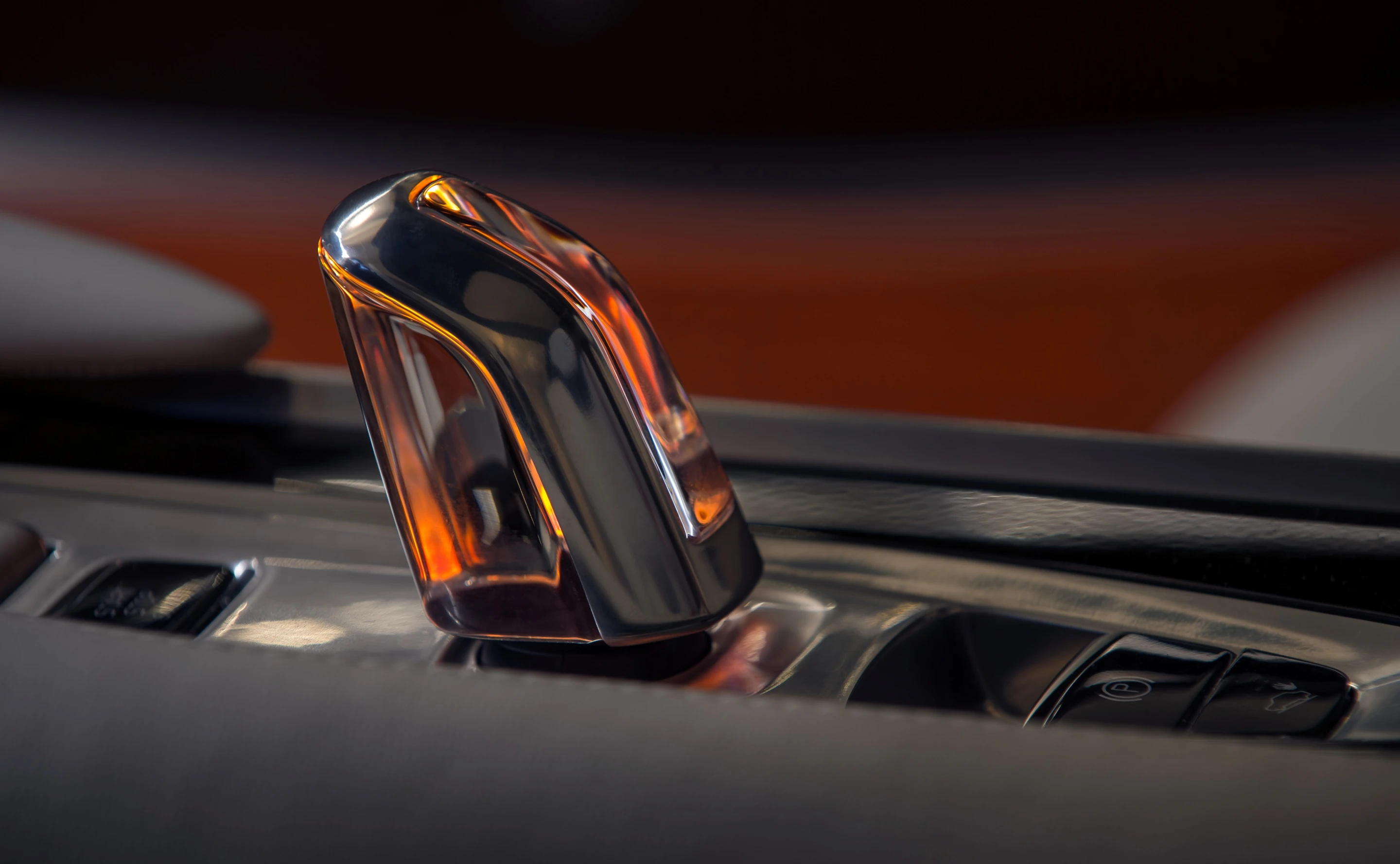 The crystal gear leaver from Orrefors/Kosta Boda also has an orange glow