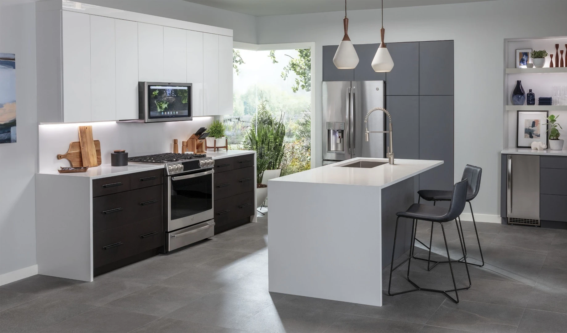 The Kitchen Hub lets you video chat while cooking up a storm