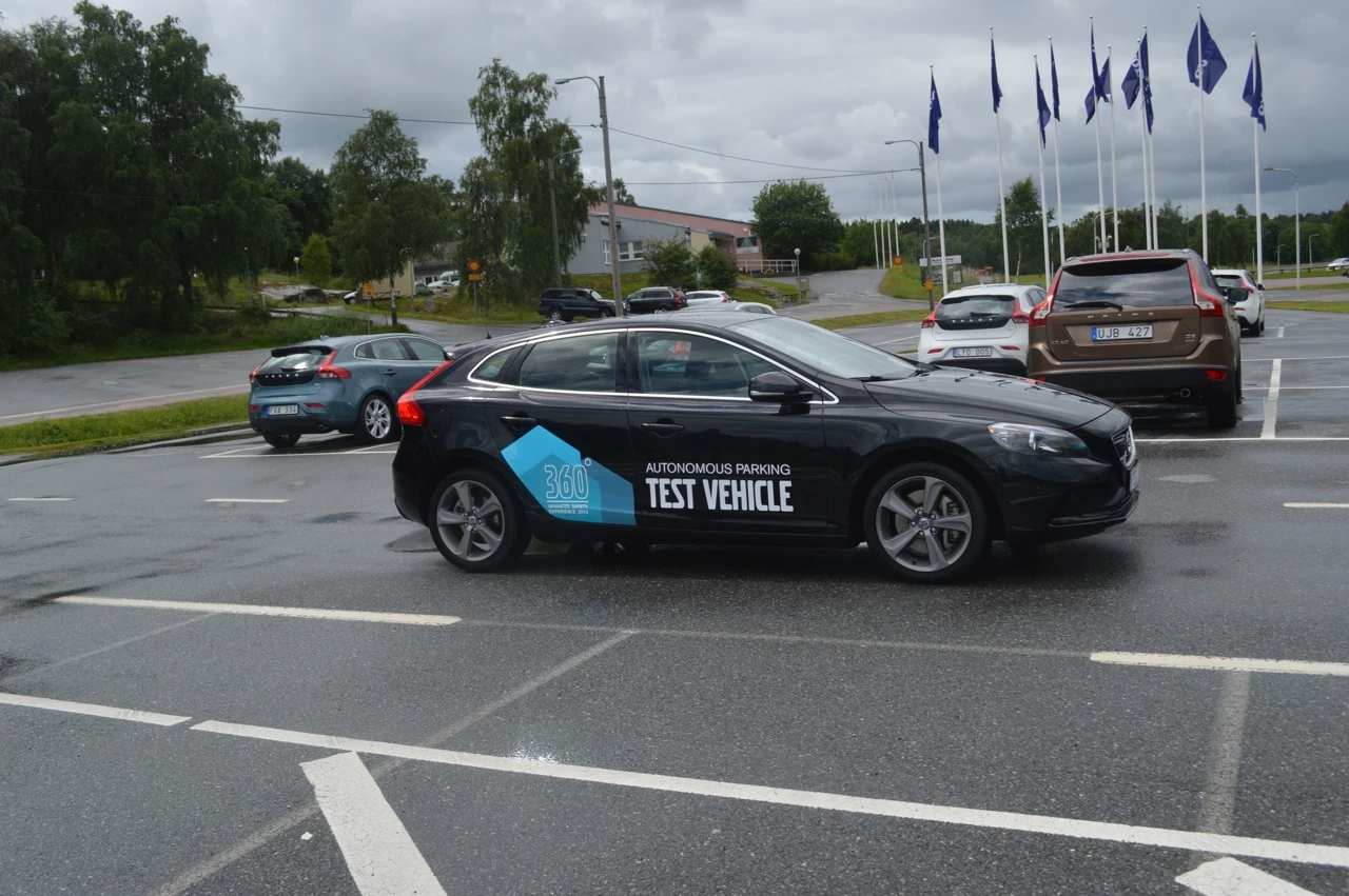 Self-parking cars apparently prefer to reverse into position (Photo: Gizmag)