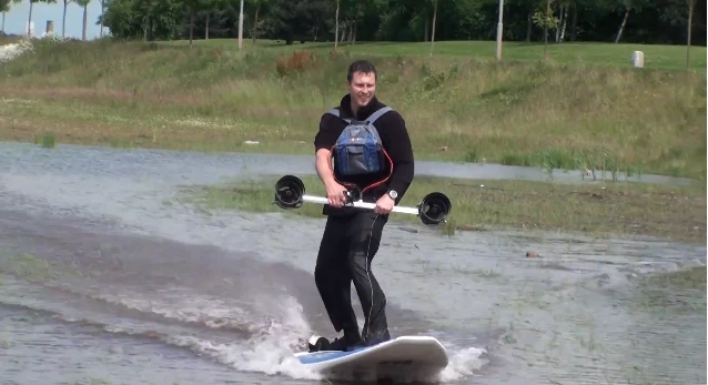 Testing a two-thruster bar on the water