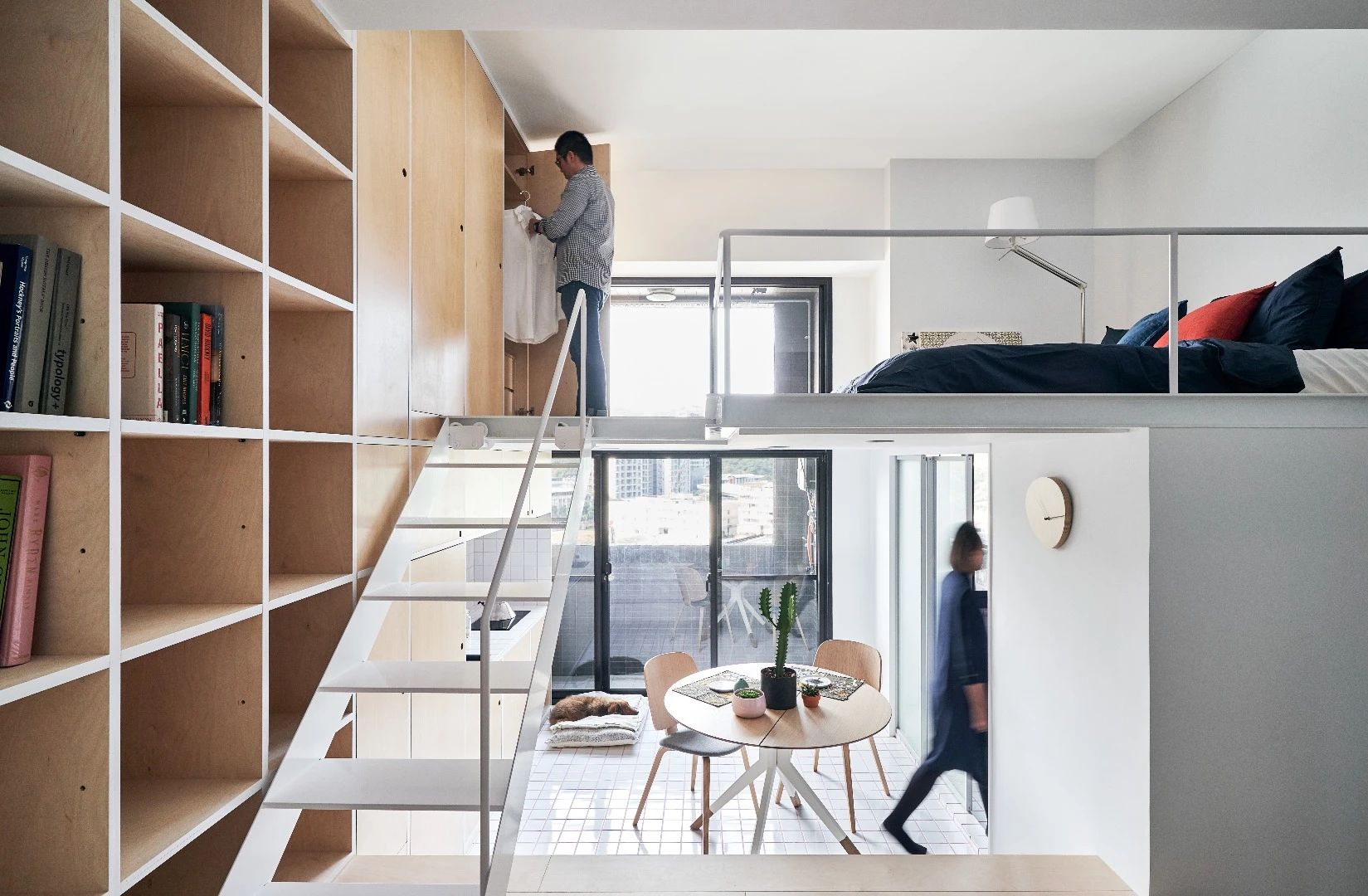 The Muzha Micro Flat is a 33 m sq (335 ft sq) unit in the Muzha district of Taipei