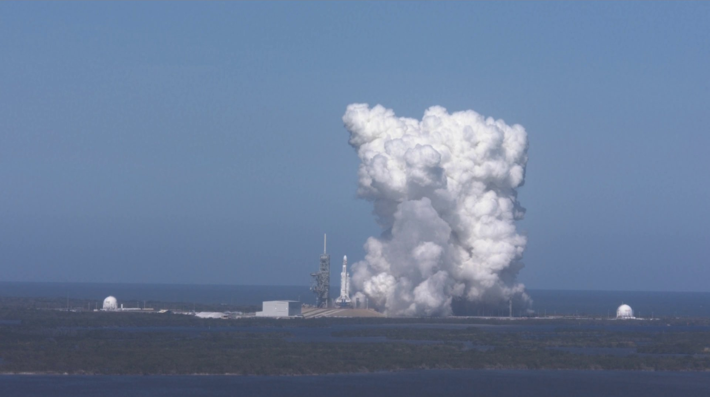 The Falcon Heavy fires up its engines
