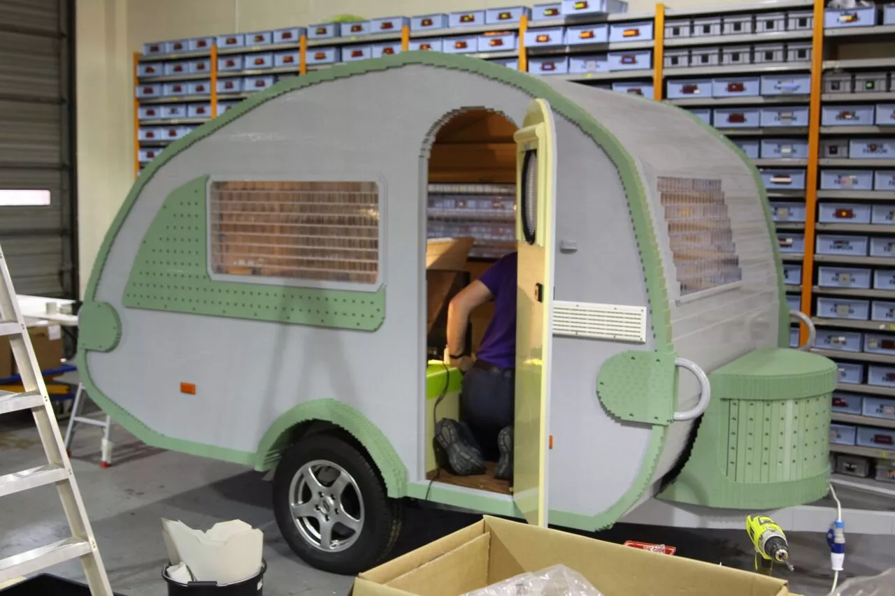 The trailer measures 7.2 x 11.8 feet (H x L, 2.2 m x 3.6 m)