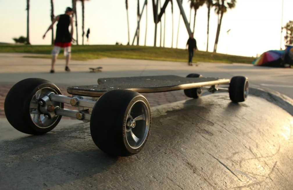 The Lean skateboard