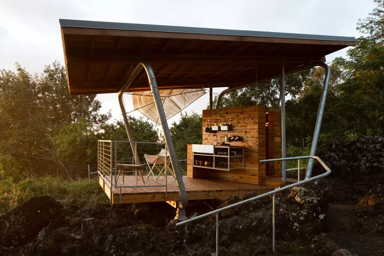 Designed as a place to enjoy the outdoors, Makai features a largesheltered open terrace with a basic outdoor kitchen
