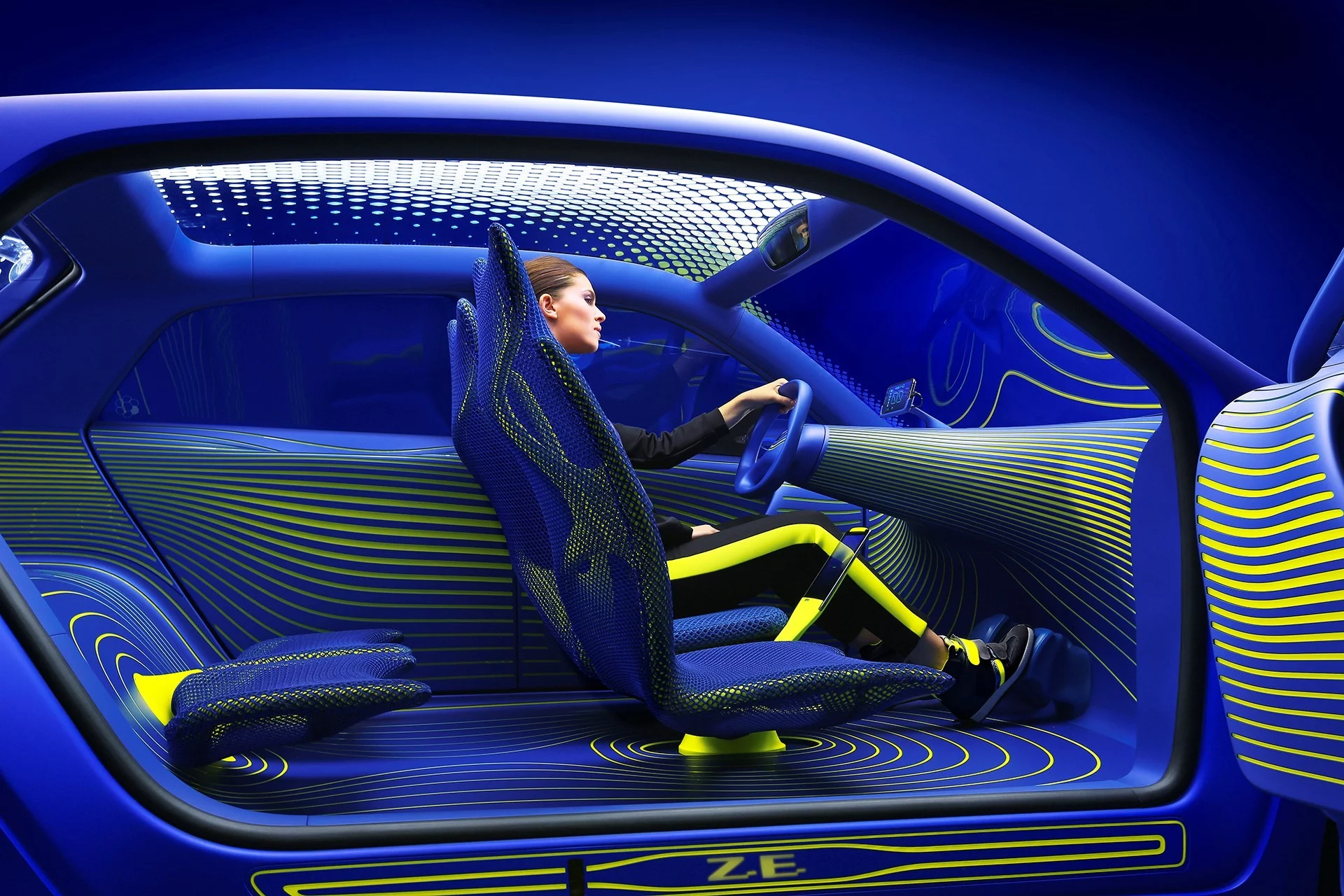 Glass roof, composited in layers, incorporates the LED system so as to bathe passengers in light in response to their energy