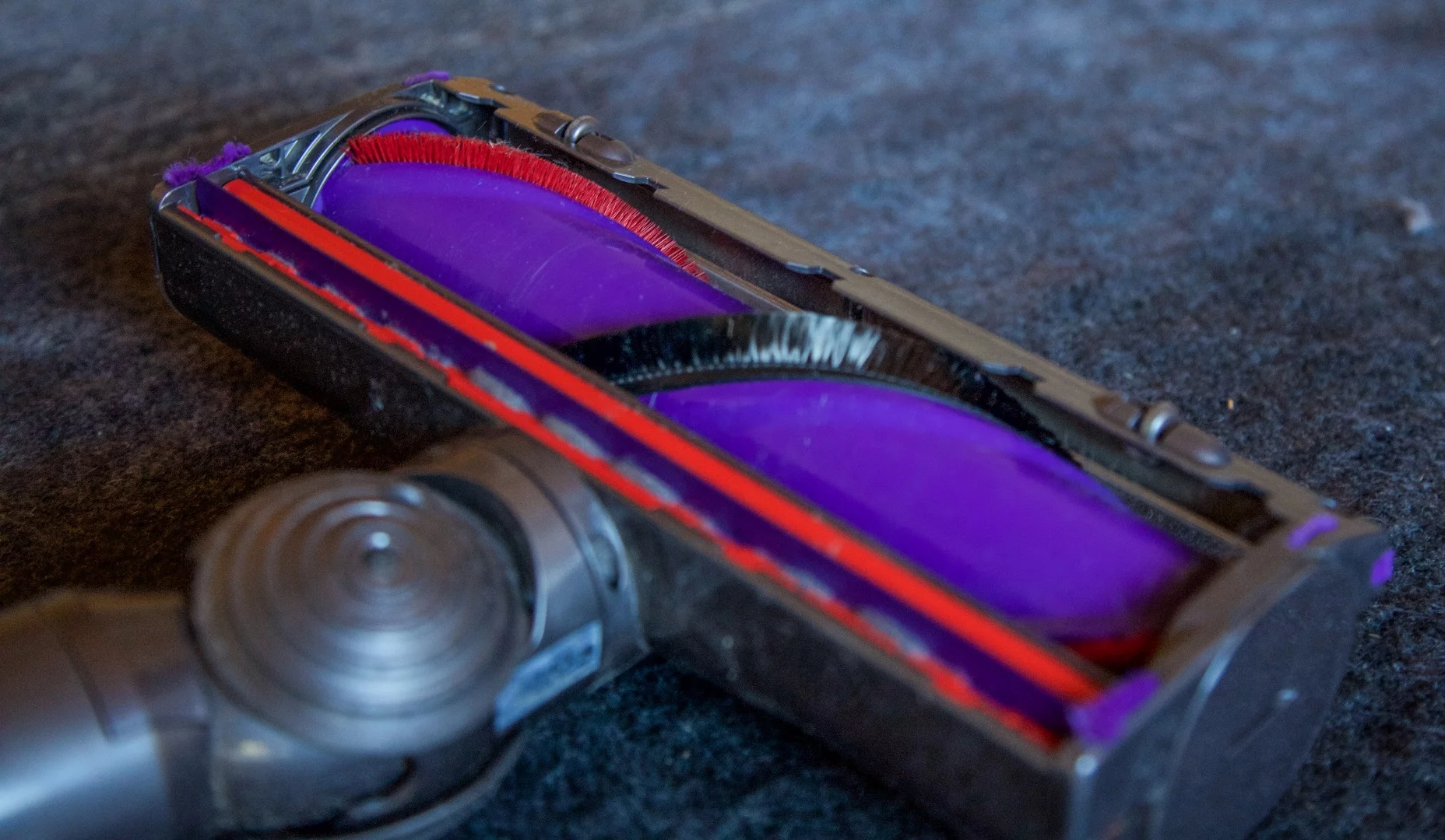 Nylon bristles on the direct drive cleaner head remove ground-in dirt