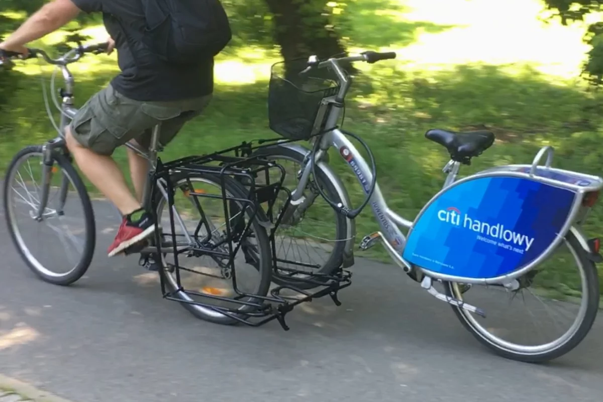 The Exozox in use – it can also just tow a single bike