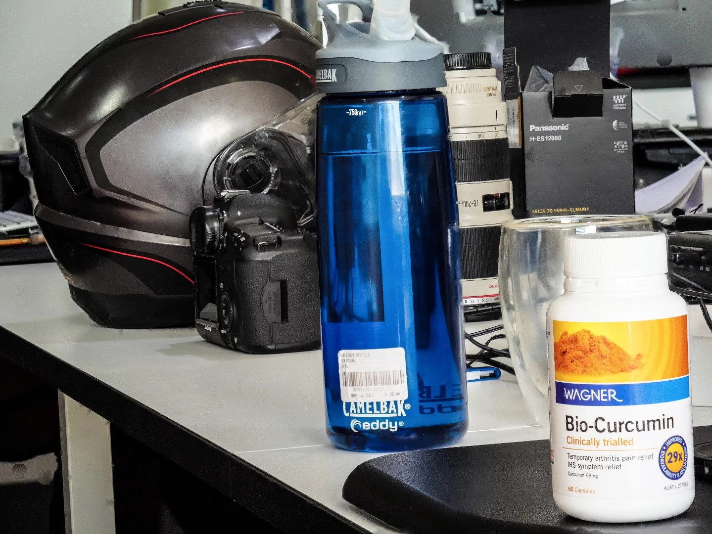 Panasonic GH5: multi-focus stitch doesn't work well in complex environments. See all the weird stitching artefacts.