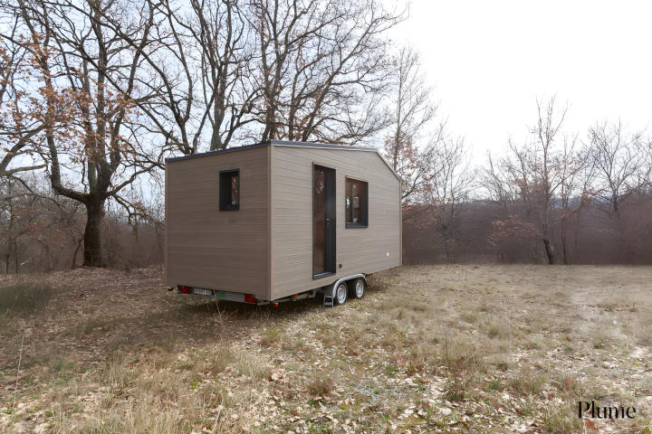 The Tiny house du Lac has a length of just 5.4 m (17.8 ft)