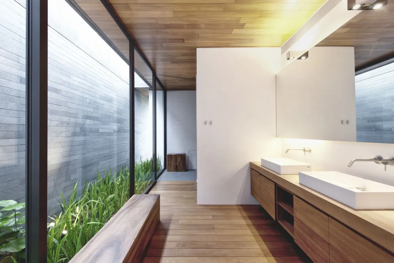 The Wall House has a spacious bathroom (Photo: Bryan van der Beek and Edward Hendricks)