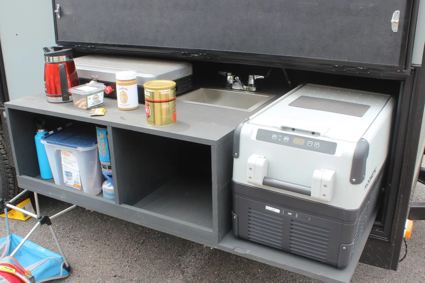 This trailer prototype lacked the oven advertised in Dunraven's materials, but there is space for one below the counter