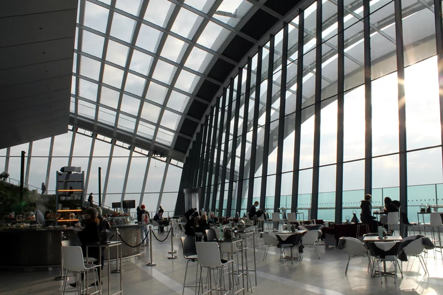 A view of the bar area at the Sky Garden (Photo: Stu Robarts/Gizmag)