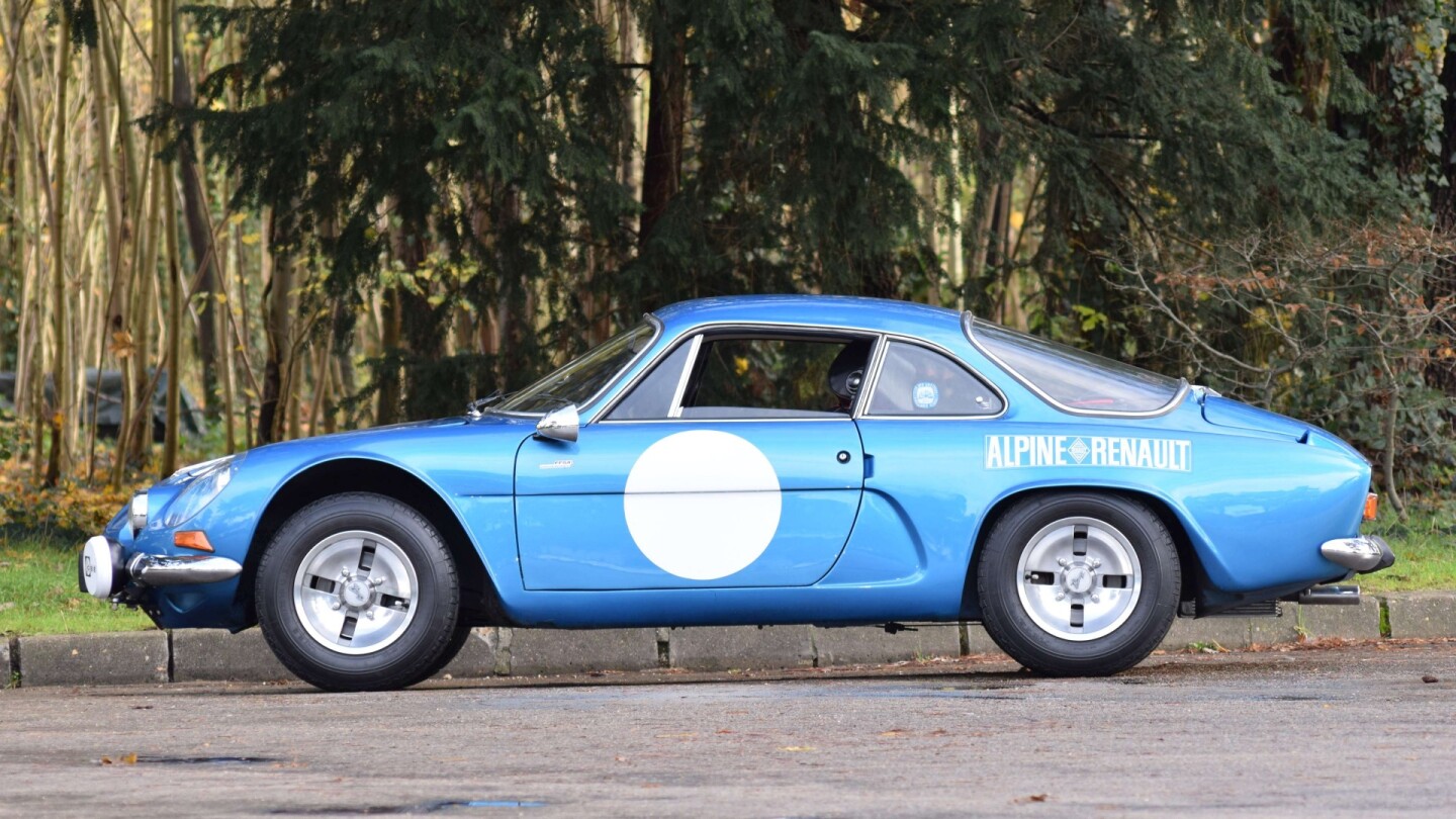 Only 387 units were built and this car is original in every respect other than a repaint a few years ago. The interior, radio, ... everything is original and the 68,325 miles are also original. Originality being the key, this car is now the price record holder for the model. | Artcurial | Lot 123 | Auction Description | Estimate: €60,000 to €80,000 | sold for $211,773 (€172,840)