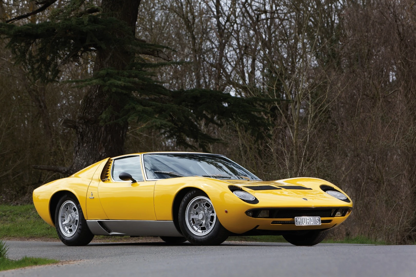 This 1971 Lamborghini Miura P400 S by Bertone is estimated to sell for between €900,000 and €1,400,000 at RM-Sotheby's Villa Erba auction on May 23, 2015. Image: Bernard Canonne and RM-Sotheby's