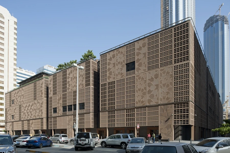 The newly-refurbished Abu Dhabi Central Market can be enclosed when it's hot outside, to better control the internal temperature (Photo: Nigel Young / Foster + Partners)