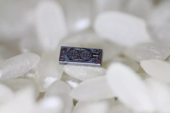 This optical gyroscope is 500 times smaller than existing models