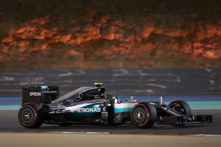 Nico Rosberg won the Bahrain GP after Lewis Hamilton's record pole lap