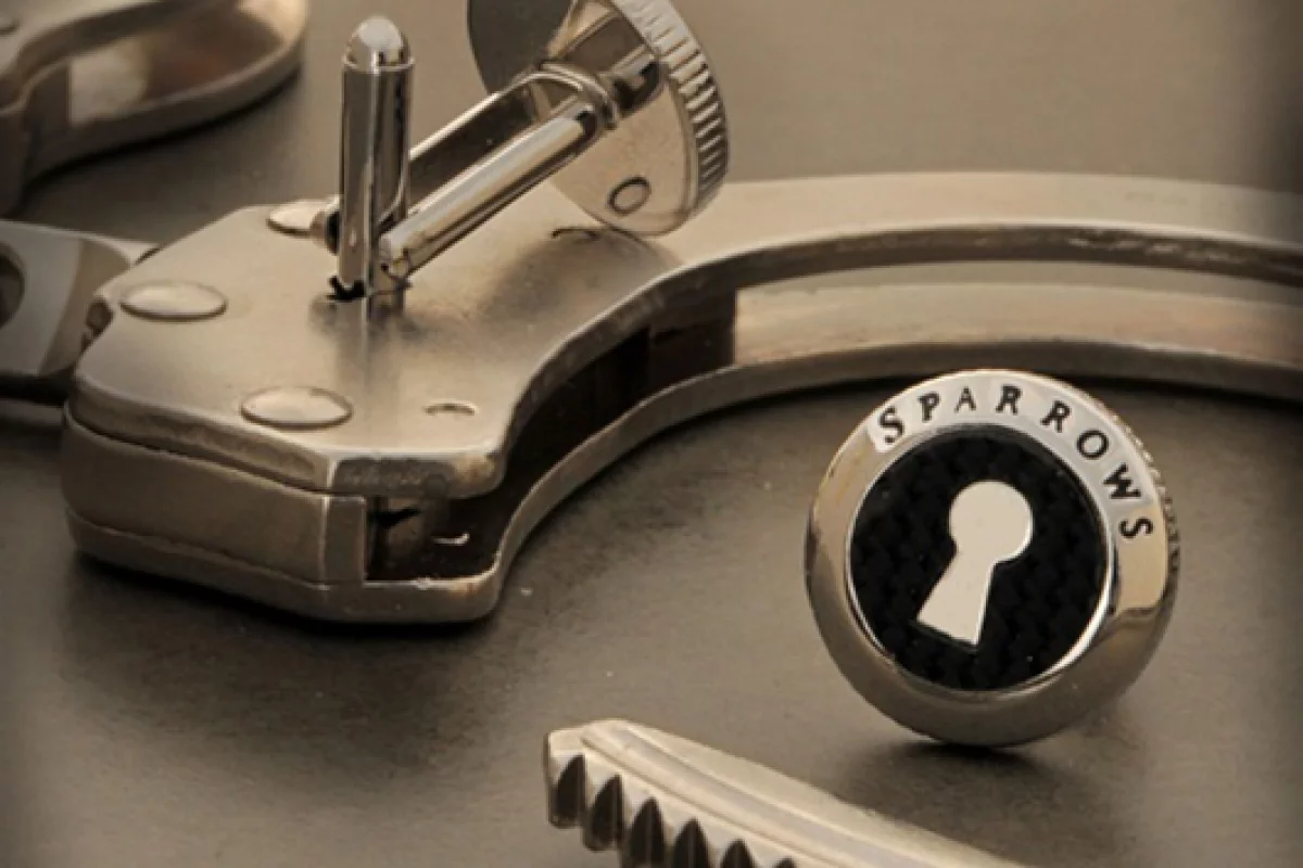 Uncuff Links could get you out of a jam