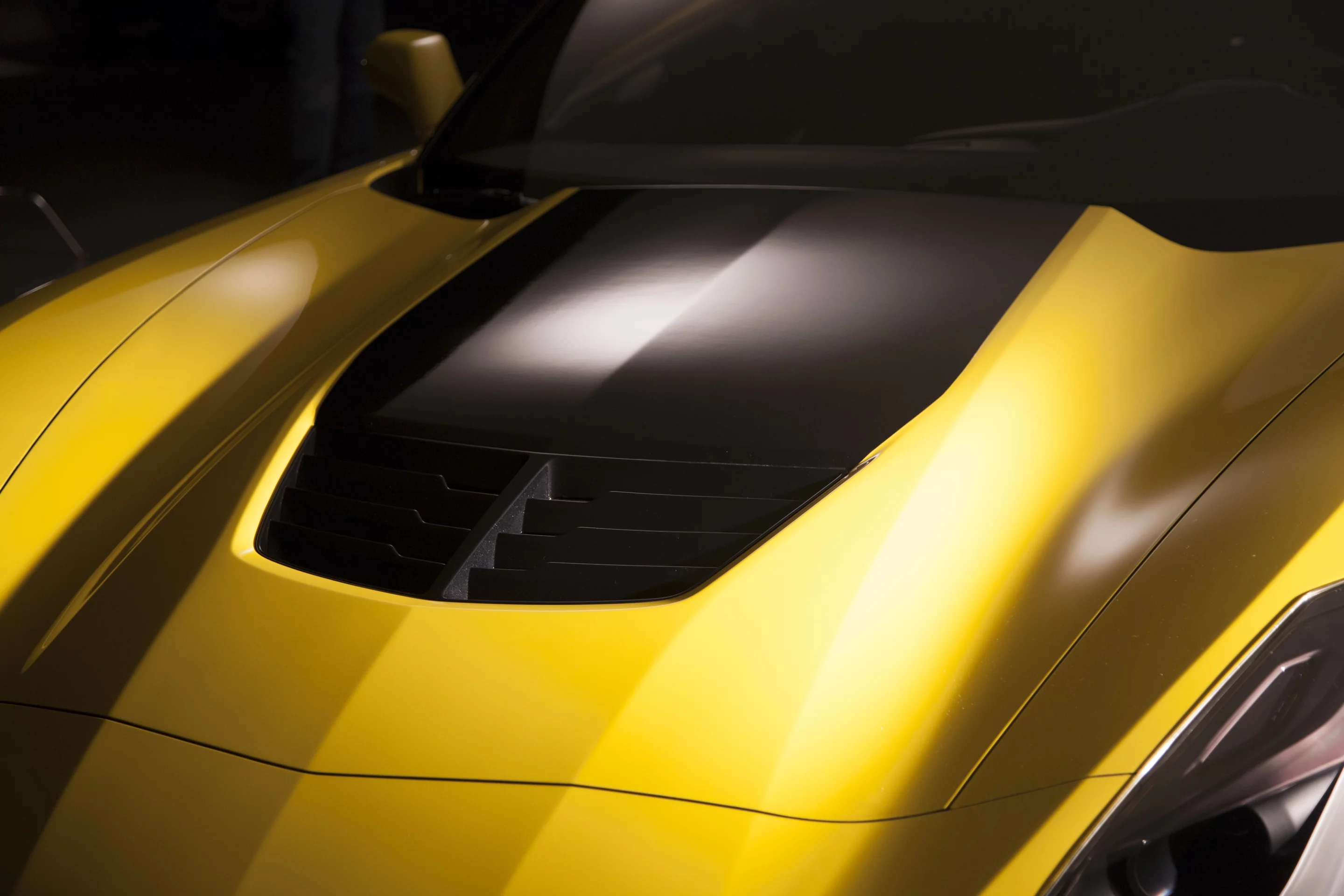 Other design elements like a redesigned front fascia and grille, air blades and larger vents all work in partner to increase cooling and downforce