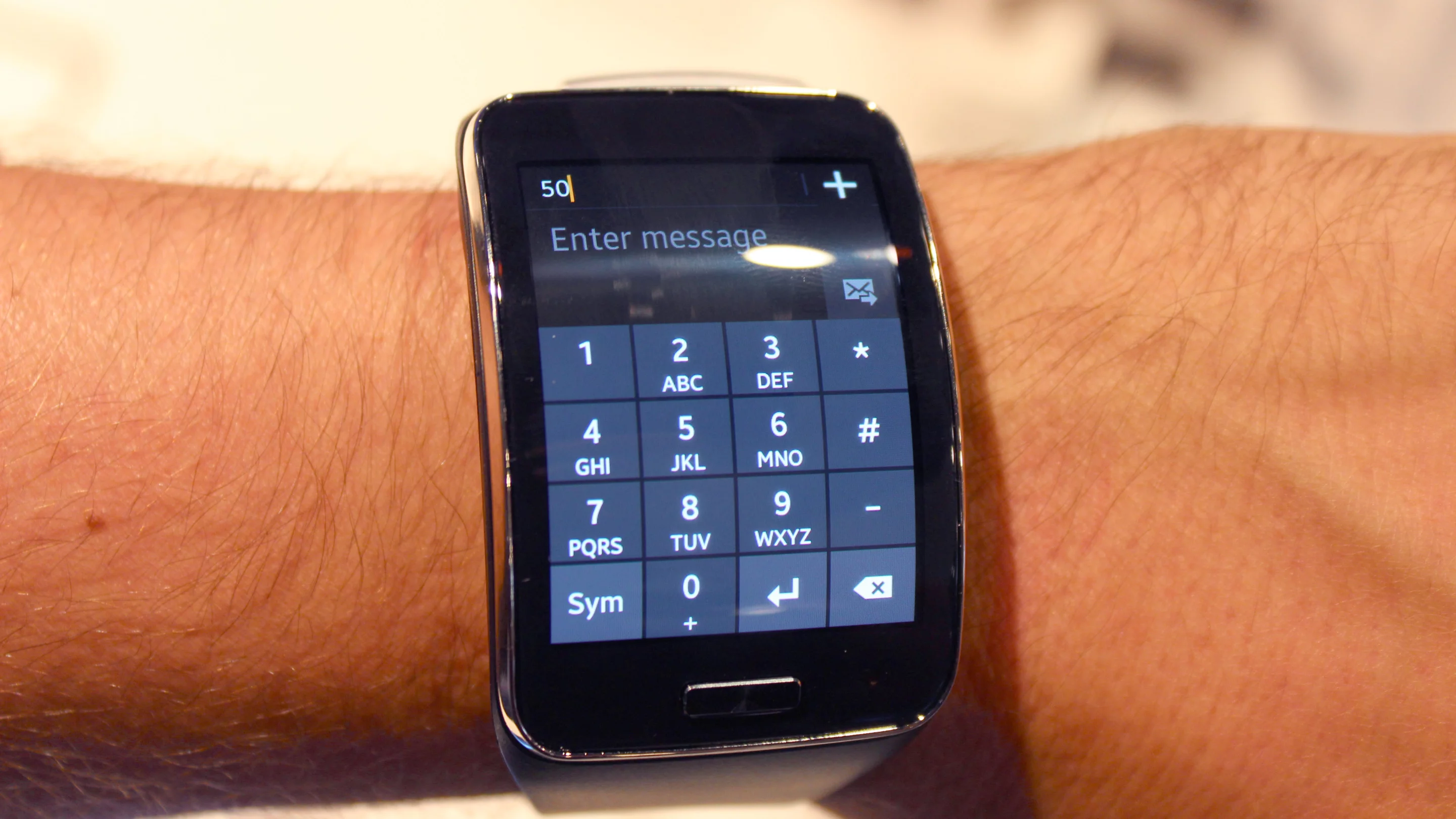 Samsung Gear S (Photo: Will Shanklin/Gizmag.com)