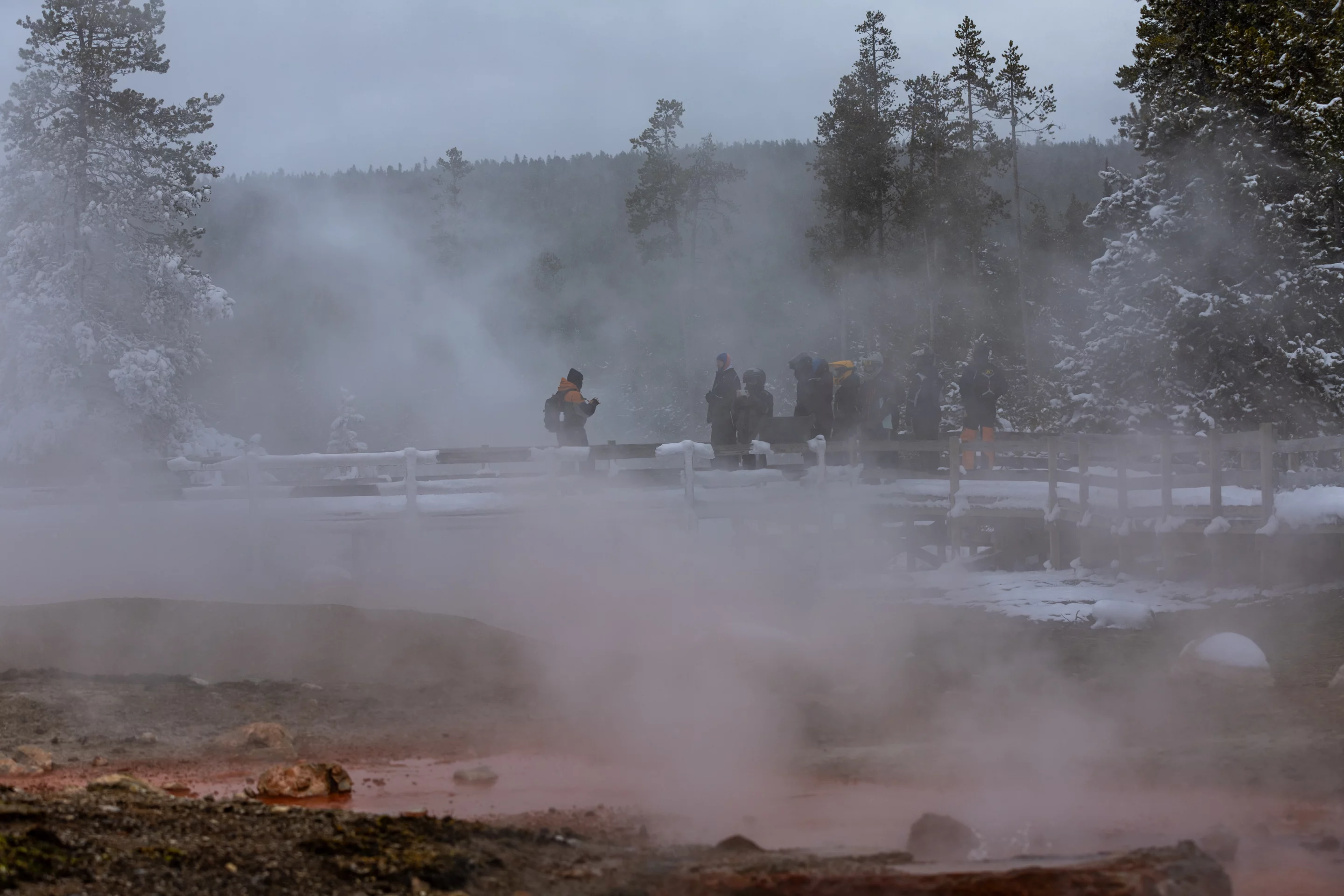 During the peak tourism months, these walkways are packed with people. Not so in the winter