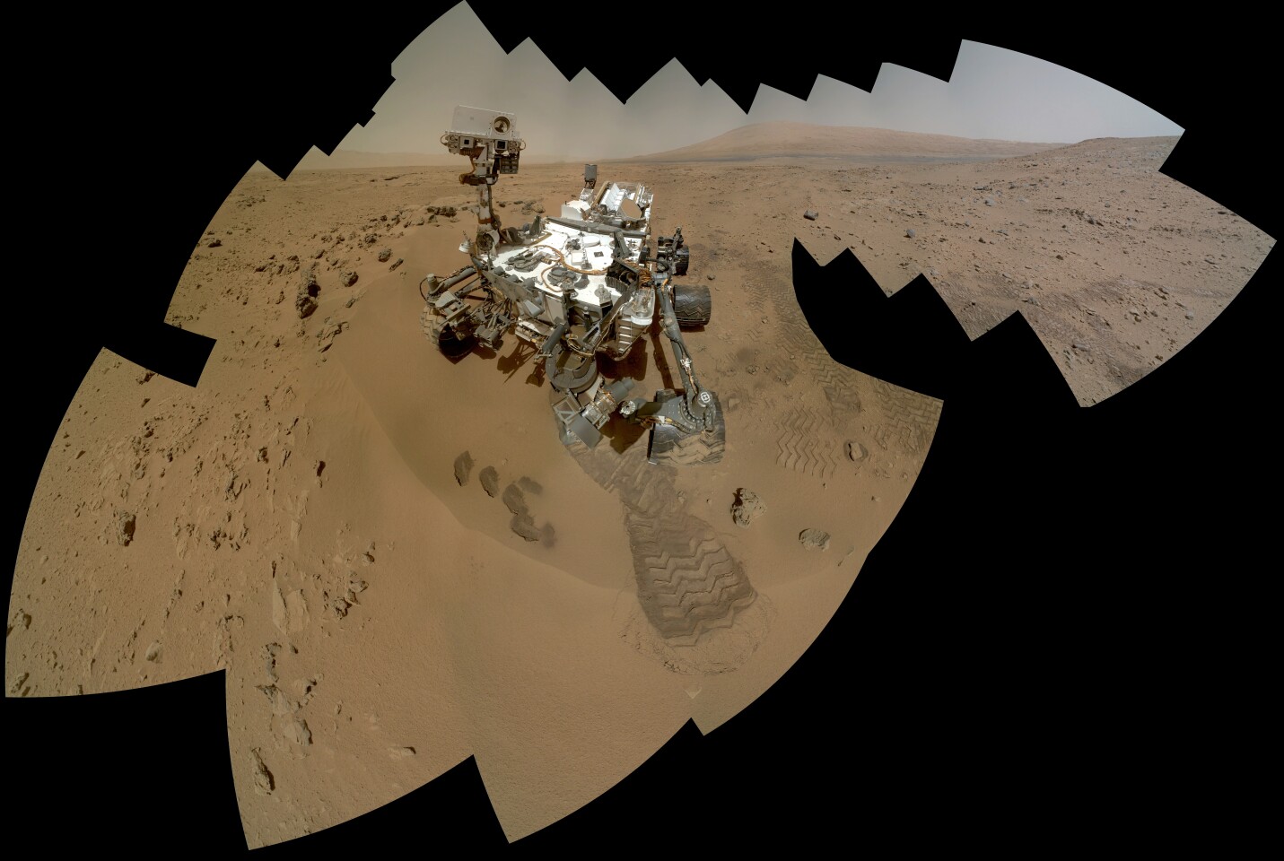 Mosaic self-portrait NASA Mars rover Curiosity taken by its Mars Hand Lens Imager (Image: NASA//JPL-Caltech)