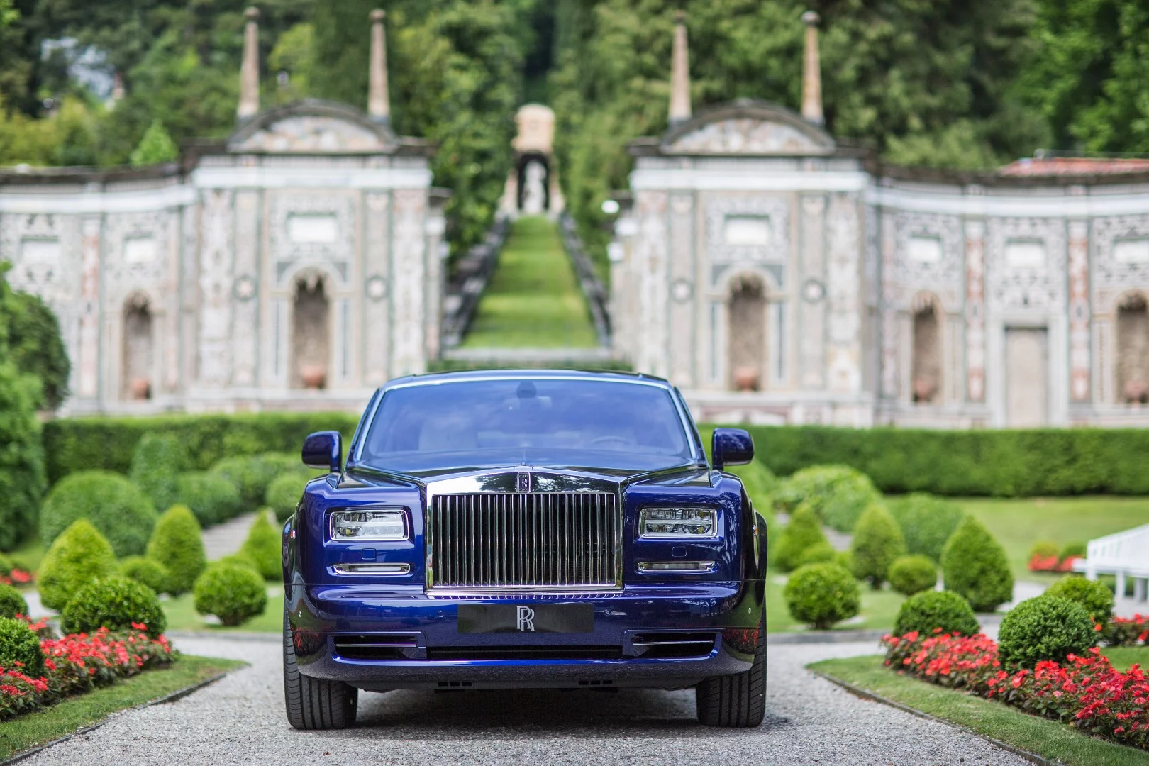 Rolls-Royce, now part of BMW which the major sponsor of the Concorso d'Eleganza Villa d'Este, took the opportunity to present its Limelight Collection
