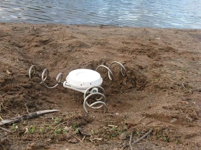 Engineer Tim Lexen has created a prototype ranger device that can move across rough terrain using an omnidirectional screw drive system (Photos: Tim Lexen)