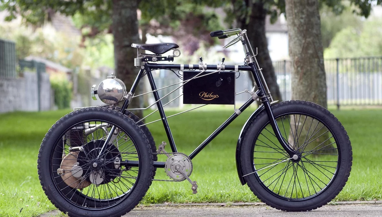 The British auctioneer Bonhams has sold a rare 1898 Phébus Motor Tricycle for £28,750 (US$45,635)
