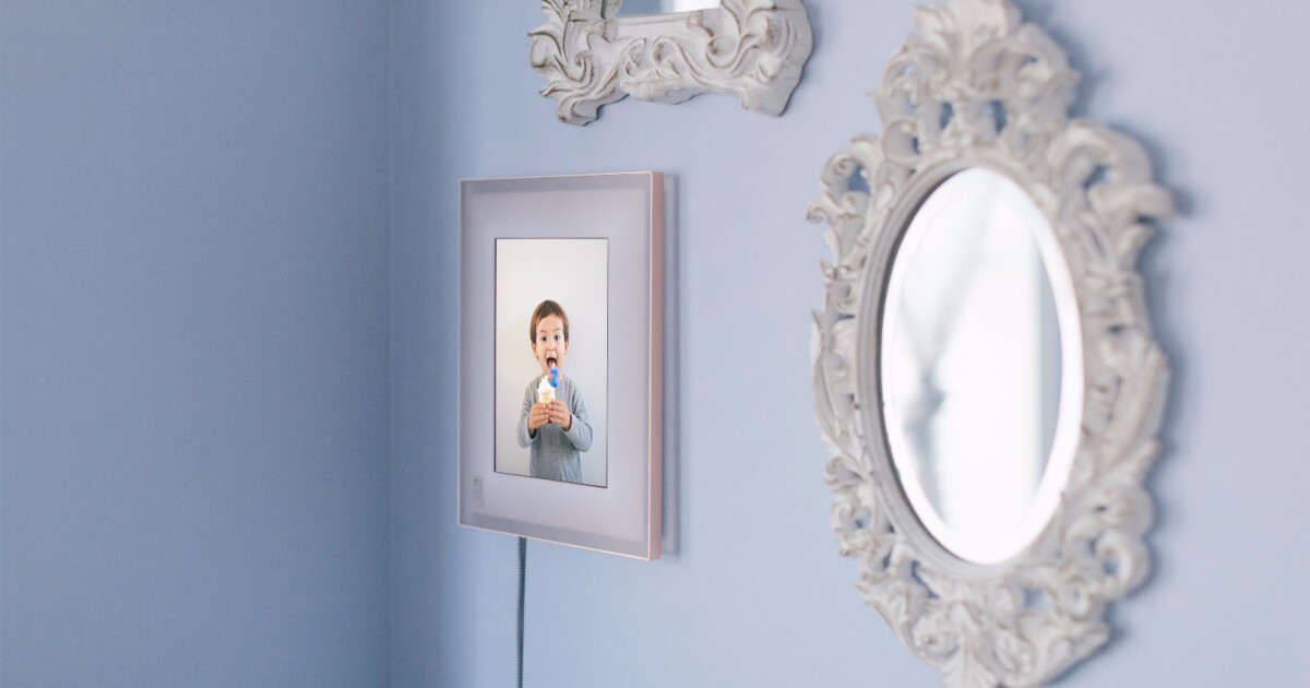 Smart photo frame censors and shows your pictures