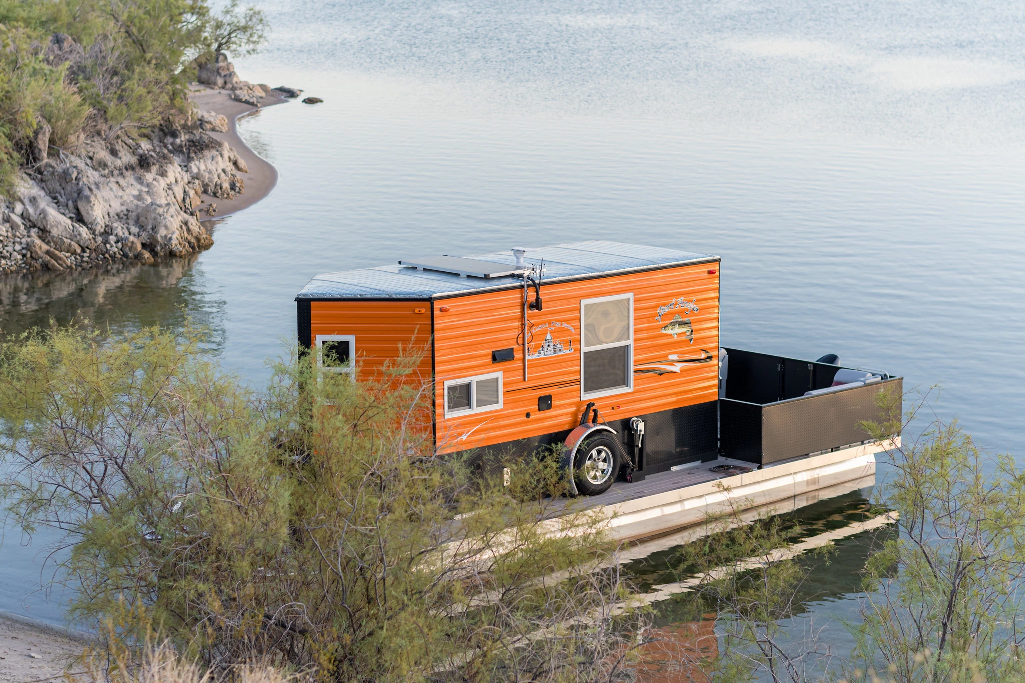 The Heidi-Ho's main cabin can be removed and towed