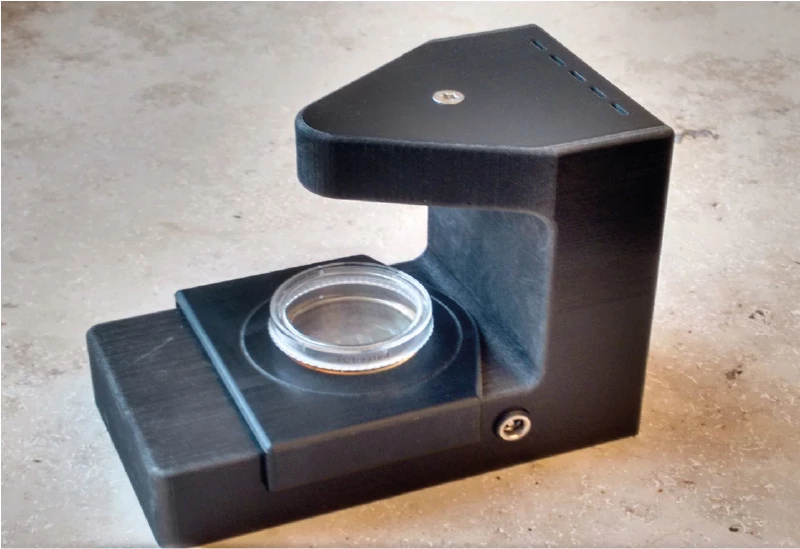 The holographic microscope enables automatic, three-dimensional tracking of immune cells in real time
