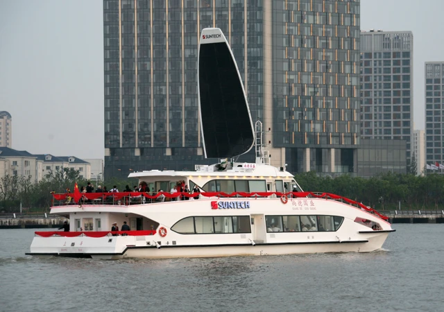 The Suntech-Guosheng Solarsailor ferry