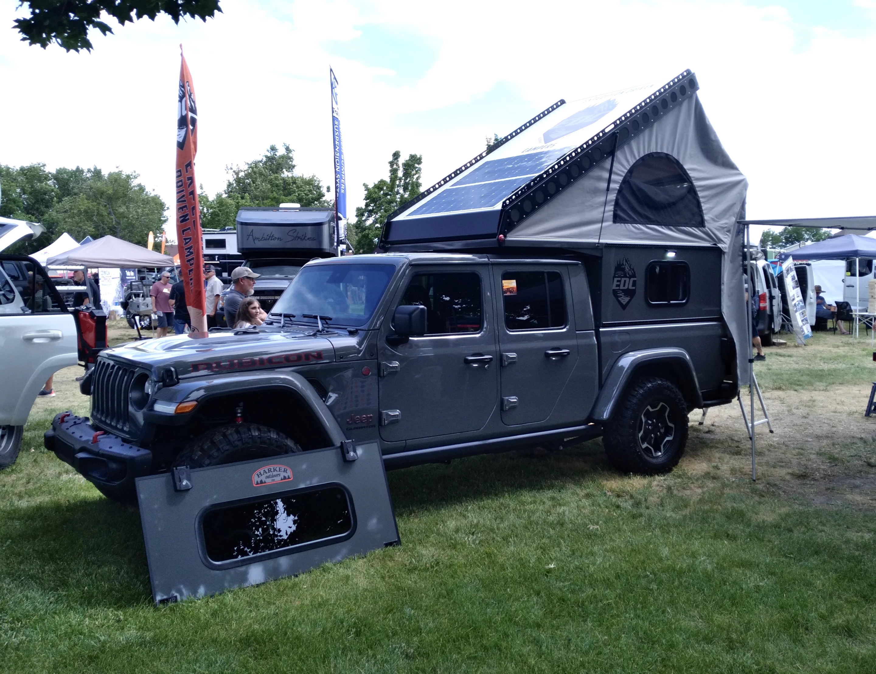 The Gladiator gone full mullet with the annex zipped in