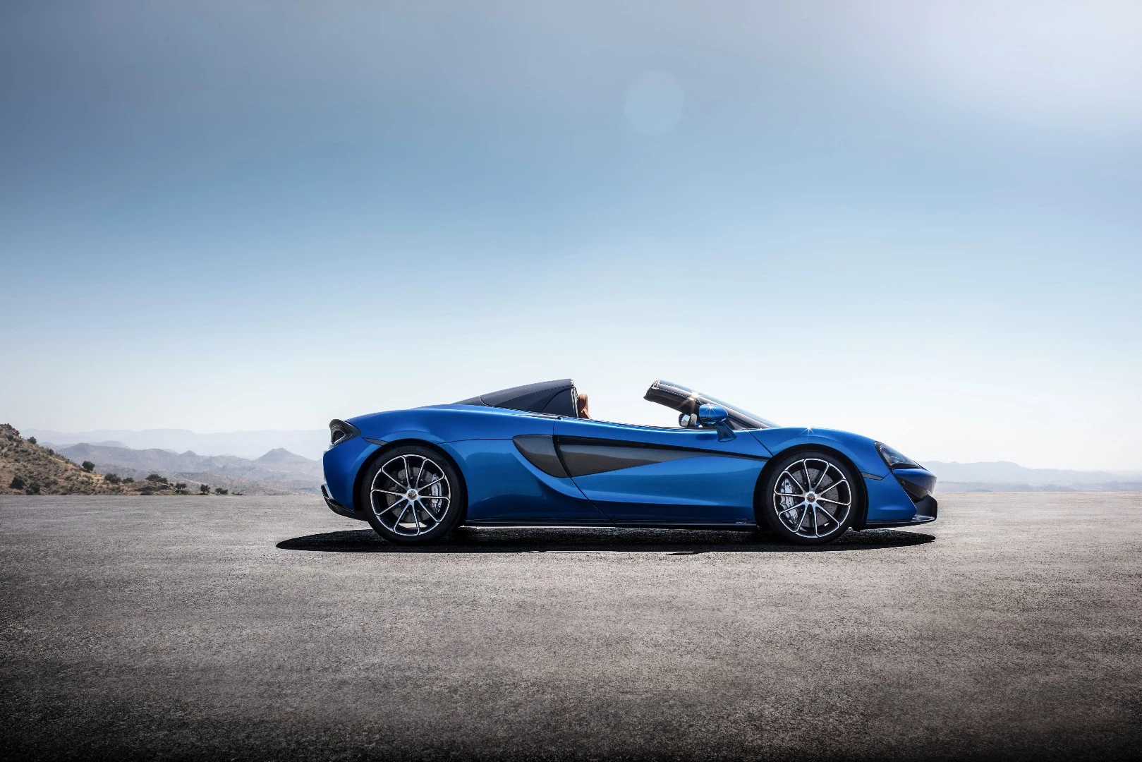 The 570S Spider tops out at 328 km/h with the roof raised