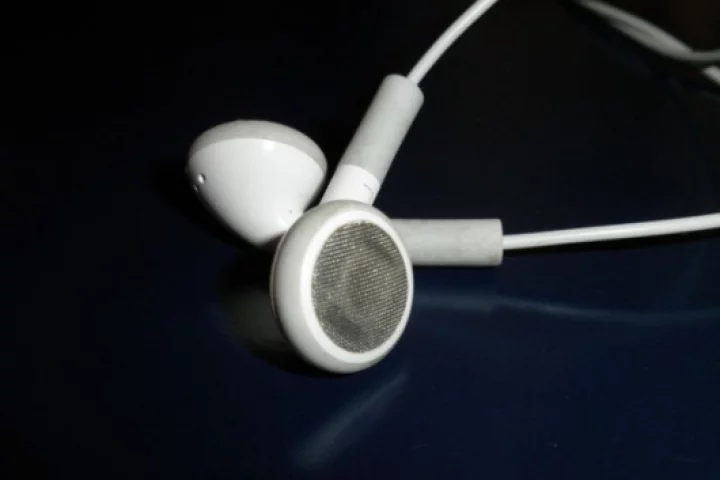 Young people actually prefer the “sizzle” sound of MP3’s