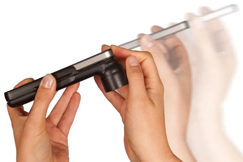 An iPhone slides into the handyscope
