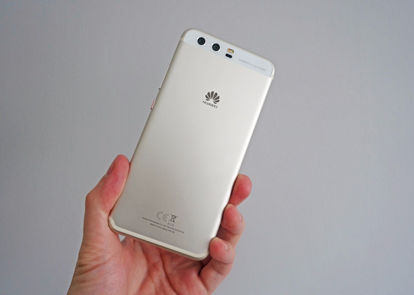 The 20 MP/12 MP dual-lens camera is again one of the highlights, and you can get some fantastic images from it