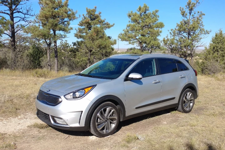 The 2017 Kia Niro makes being a hybrid "normal," as just another feature on its list of items to offer perspective buyers
