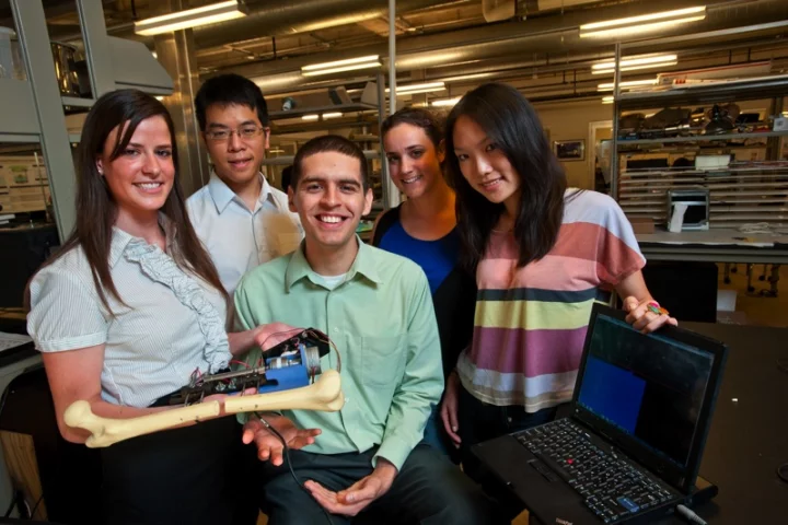 Rice University's Team Break-and-Make, with their automated linear distractor