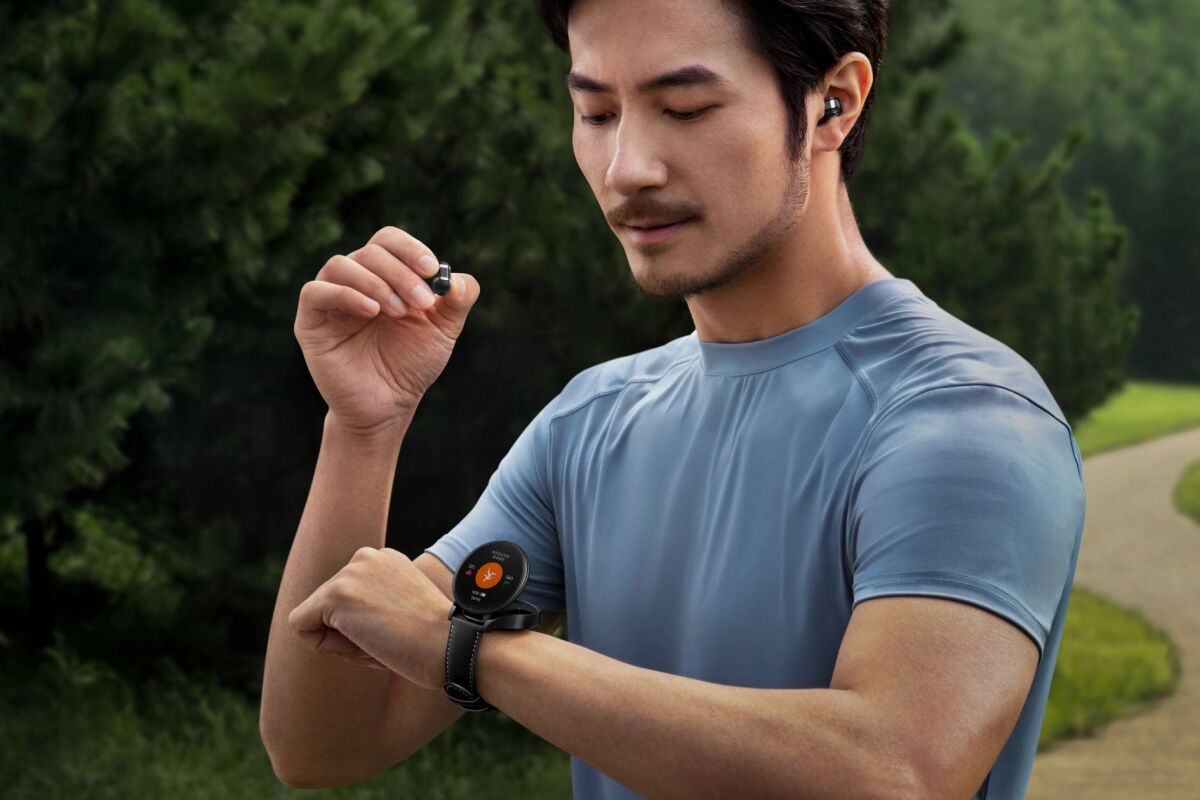 Huawei smartwatch with wireless earbuds clearance