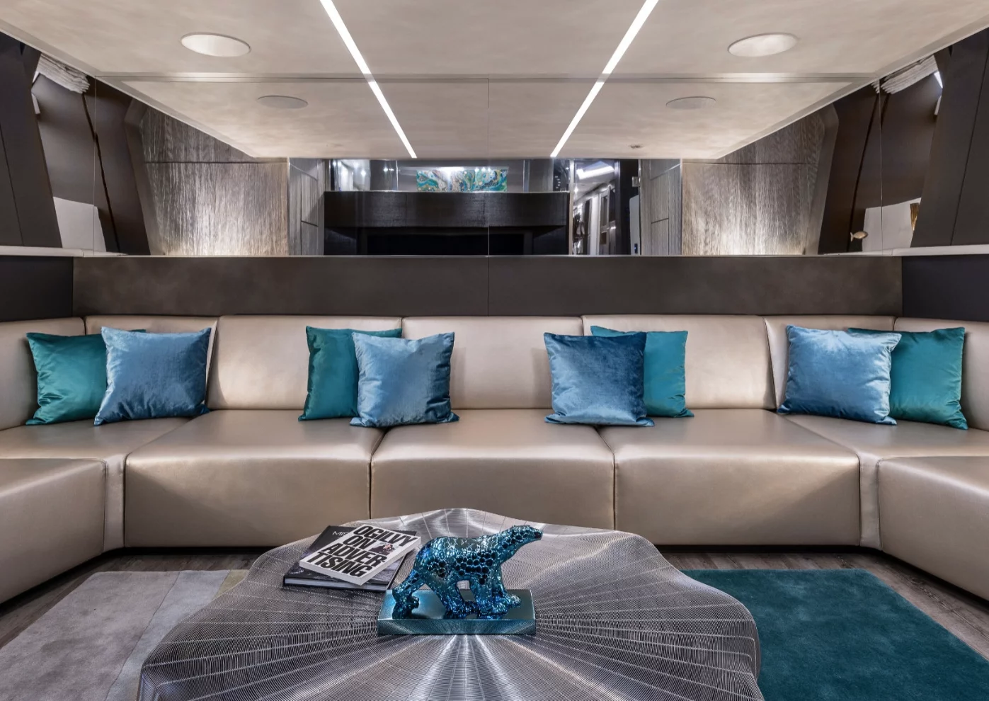 Main deck of the Pershing 140