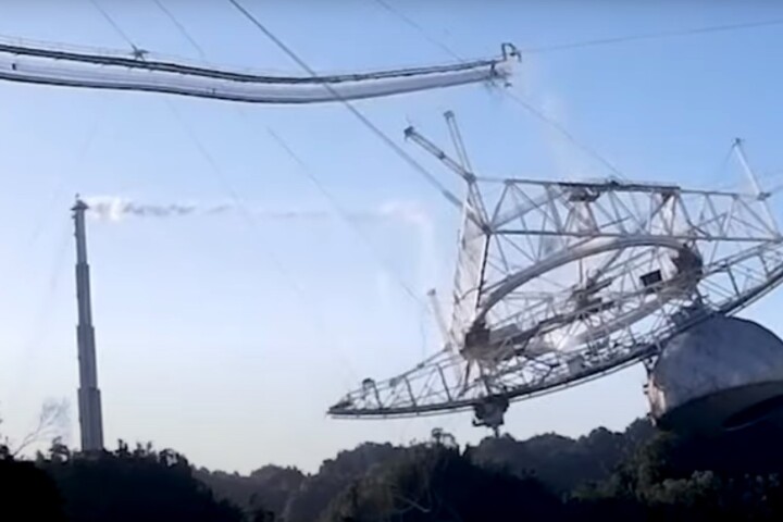 The instrument platform crashing into the radio telescope antenna