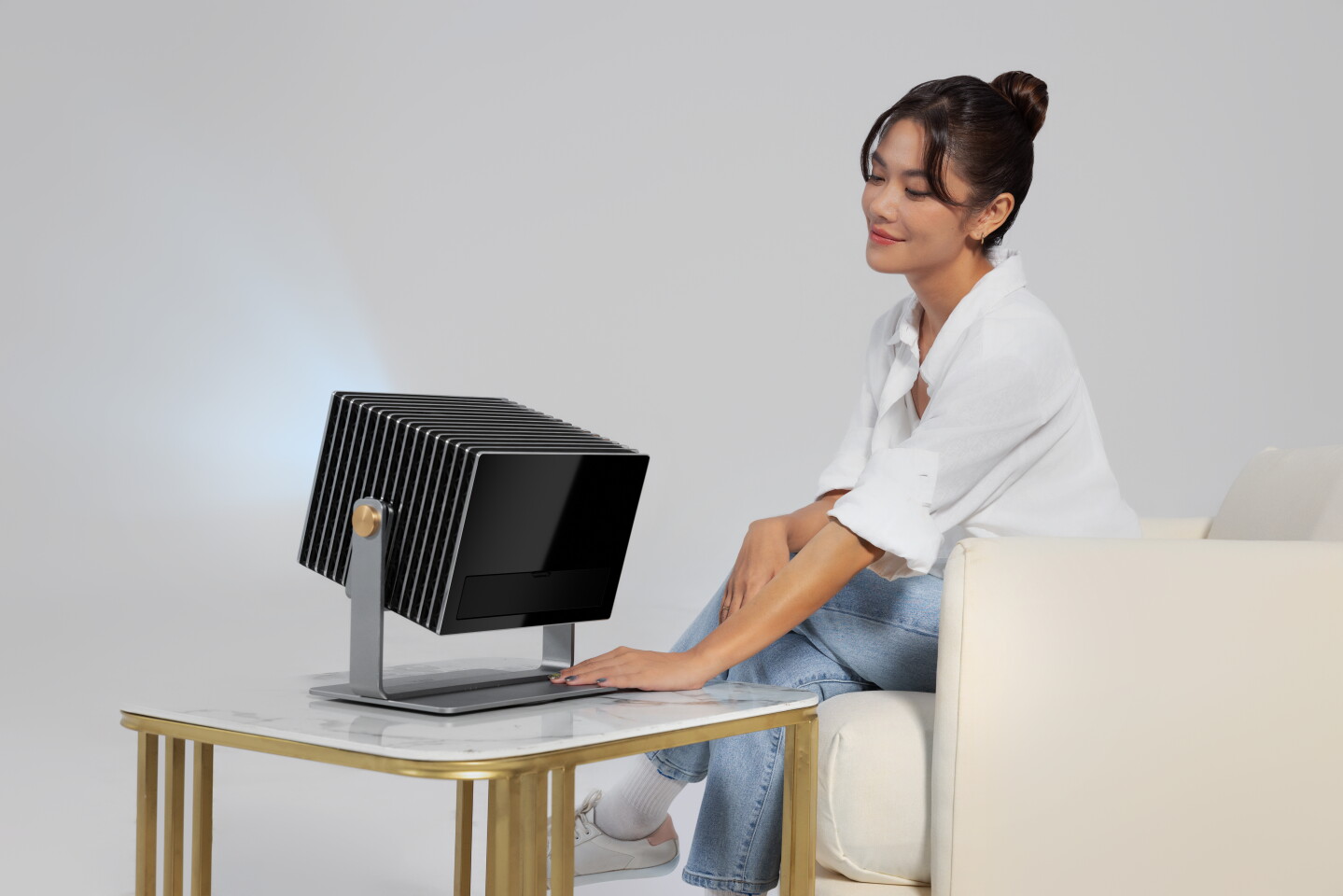Accessories include a ceiling mount, tripod, stand and screens