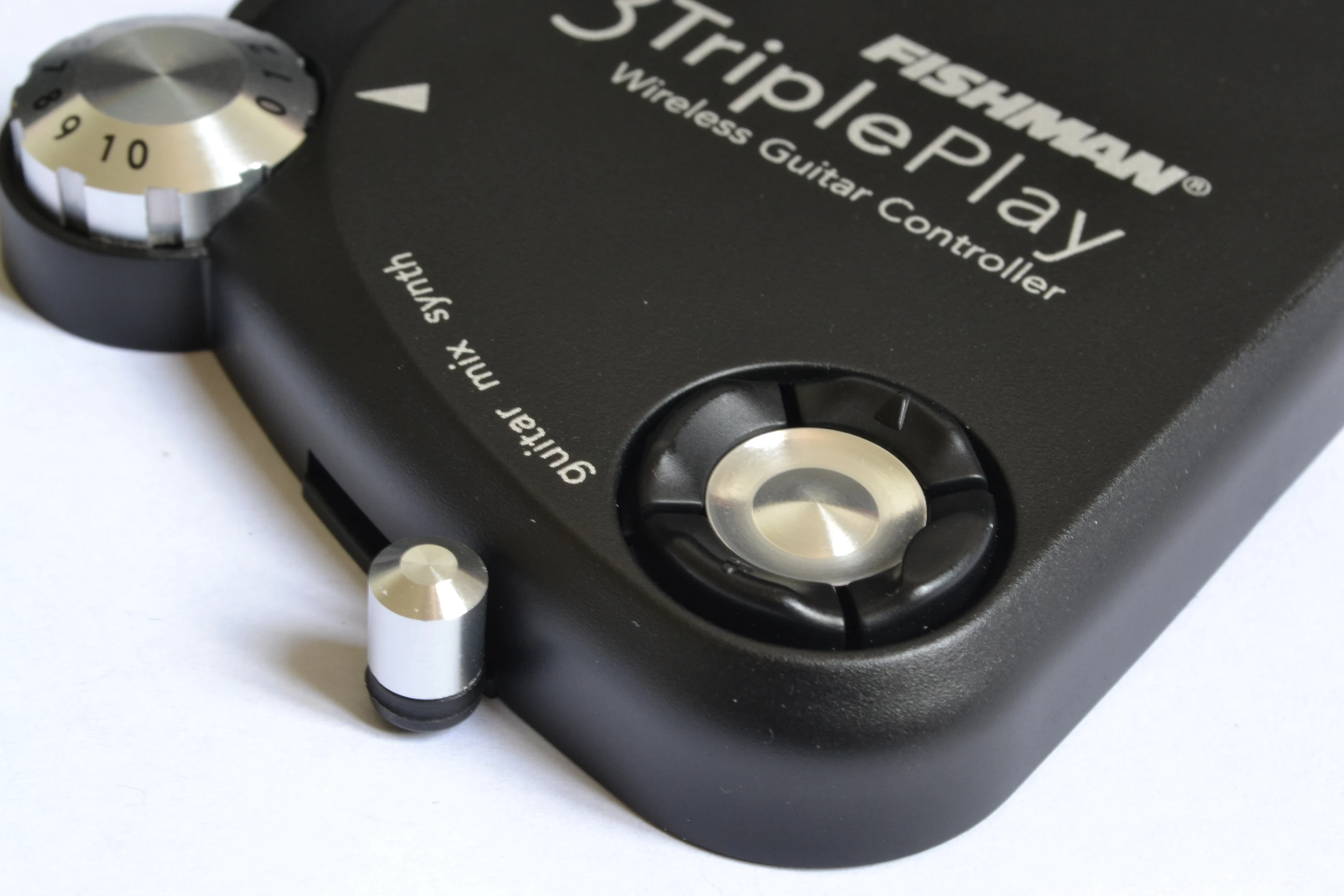 There's a a four-way D-pad controller for menu and parameter/patch selection (Photo: Paul Ridden/Gizmag)