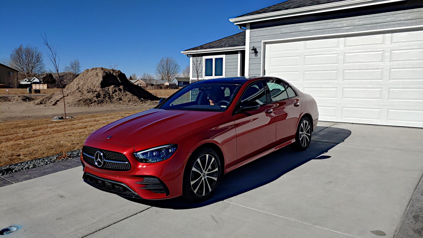 Review 21 Mercedes Benz E Class Shines In Luxury And Sport Forms Review 21 Mercedes Benz E Class Shines In Luxury And Sport Forms