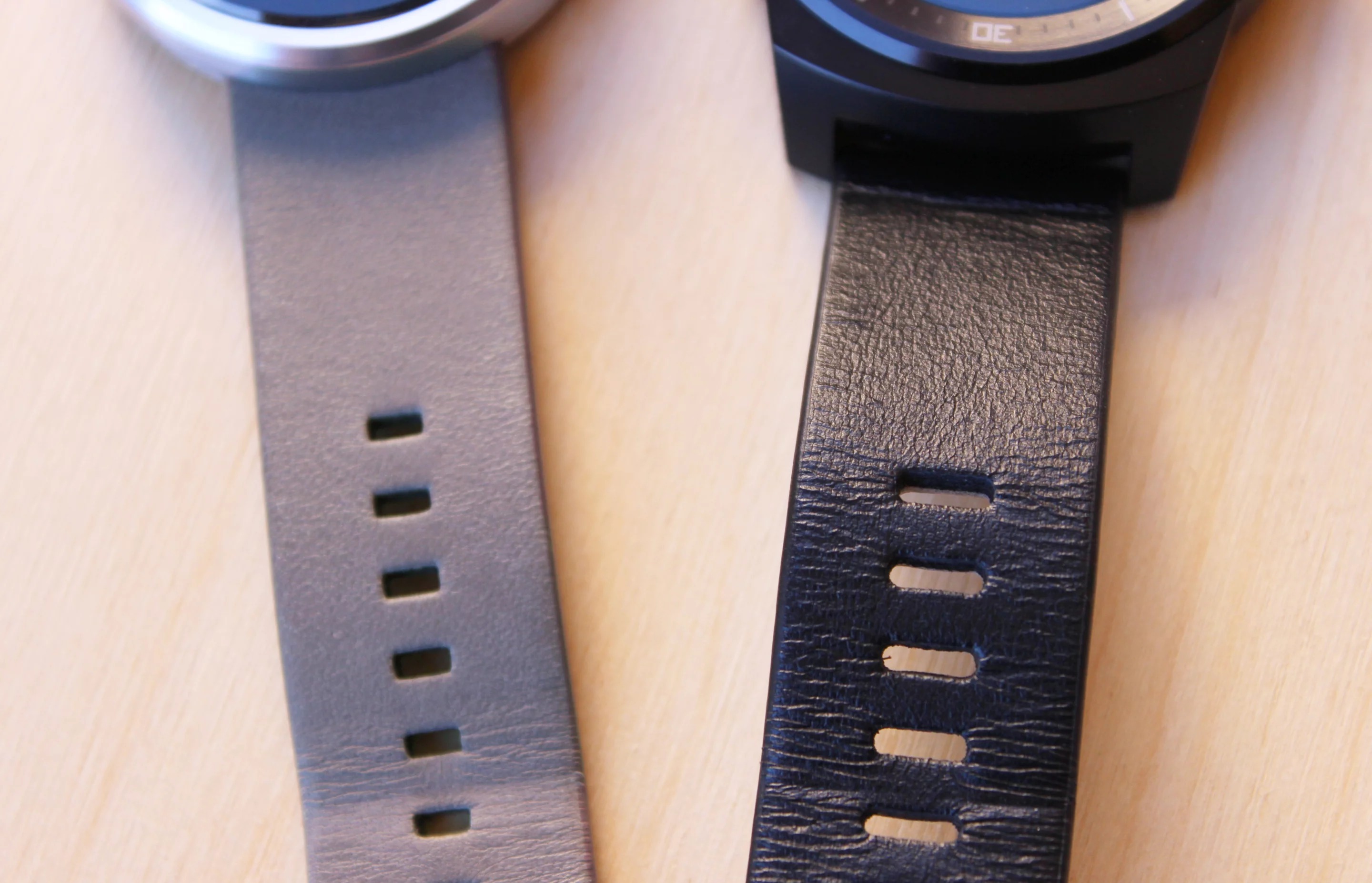 Default leather bands on both watches (the Moto 360 also comes in black) (Photo: Will Shanklin/Gizmag.com)