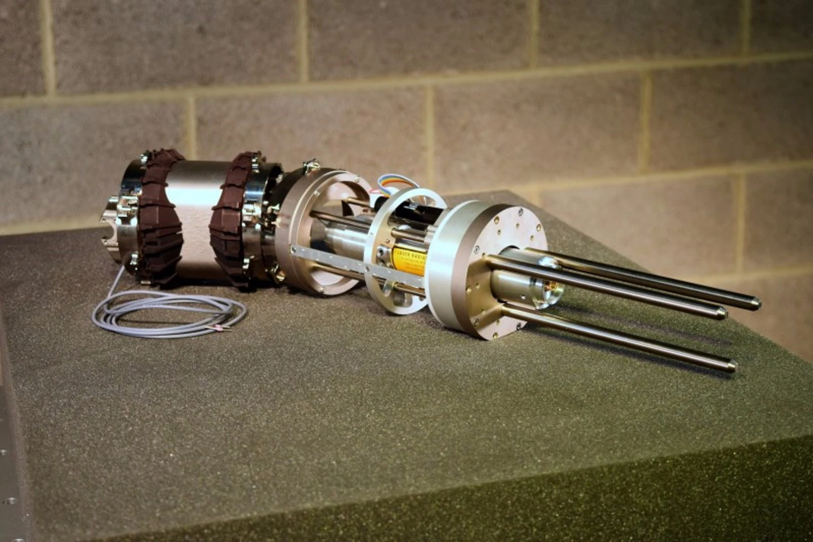LaserPipre alignment assembly